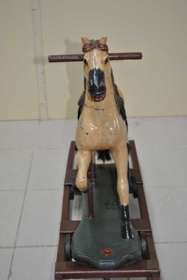 Caballo balancín de madera - Imagen 6