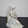 Figura dama con perro - Imagen 4