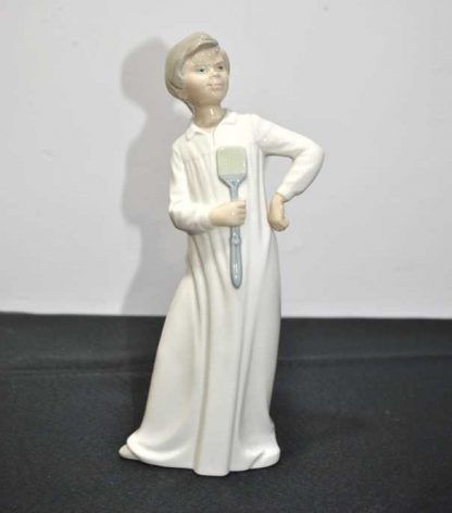 Figura niño camisón