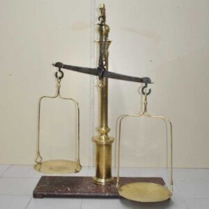 Balanza antigua 117 cm