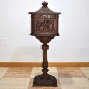 Buzón postal de hierro