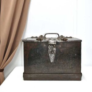 Caja fuerte de hierro