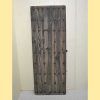 Puerta de madera clavos