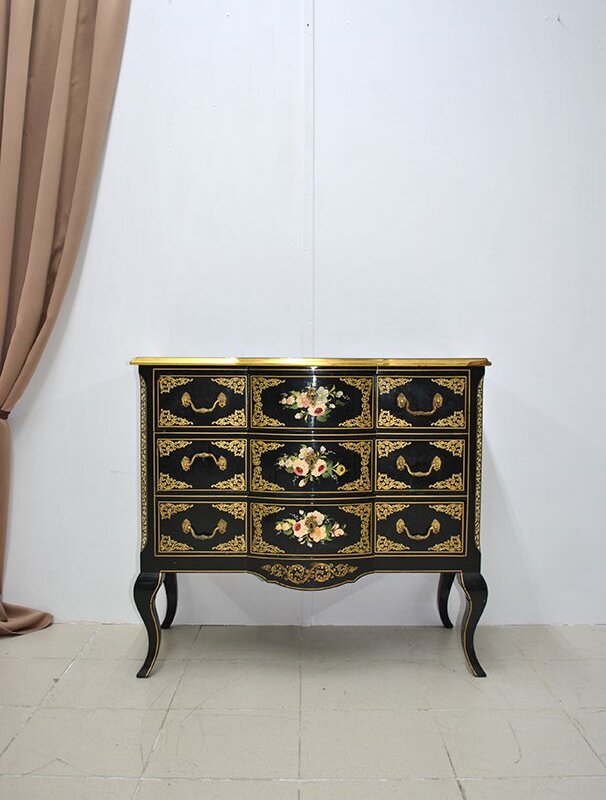 Cómoda Isabelina lacada