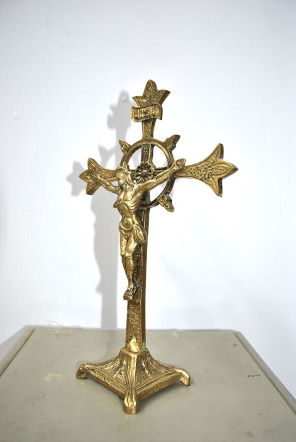 Crucifijo de bronce - Imagen 4