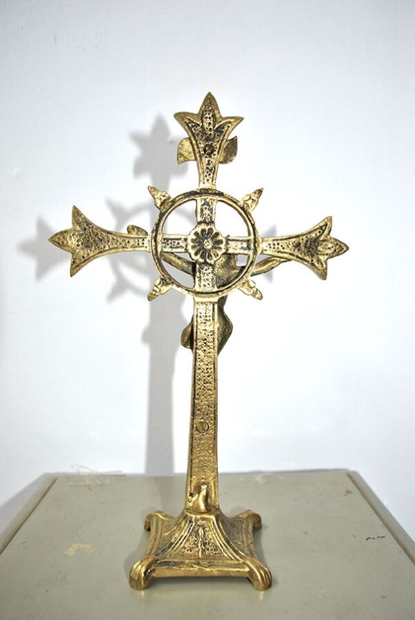 Crucifijo de bronce - Imagen 6