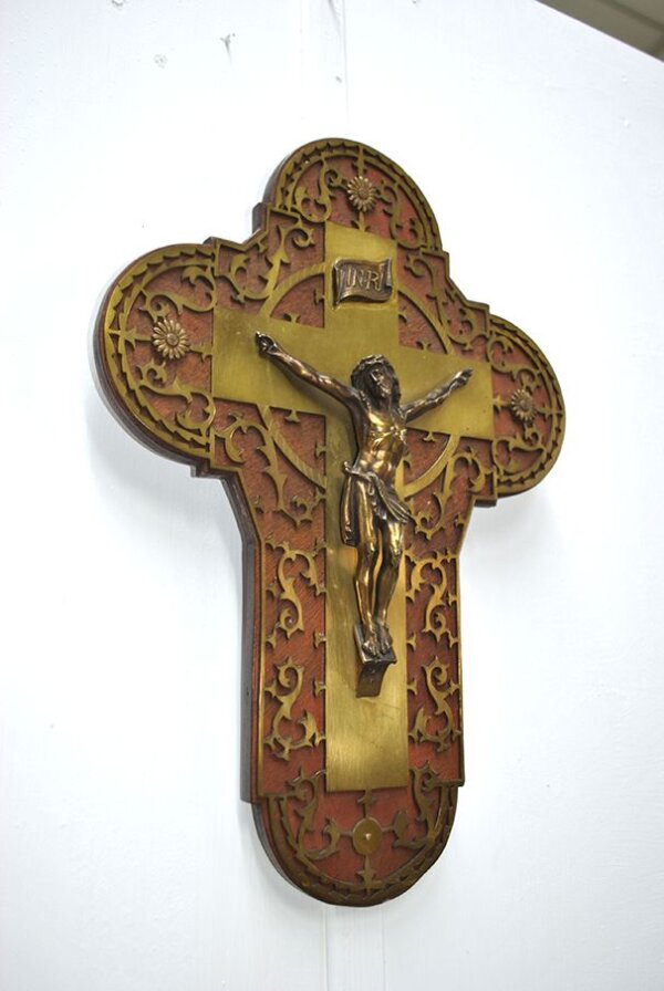Crucifijo de latón dorado - Imagen 4