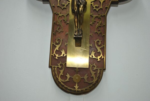 Crucifijo de latón dorado - Imagen 7