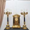Reloj y candelabros bronce - Imagen 2