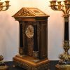 Reloj y candelabros bronce - Imagen 11