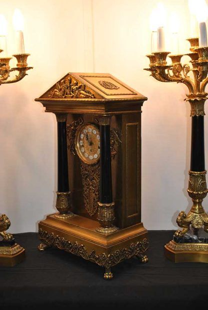 Reloj y candelabros bronce - Imagen 11