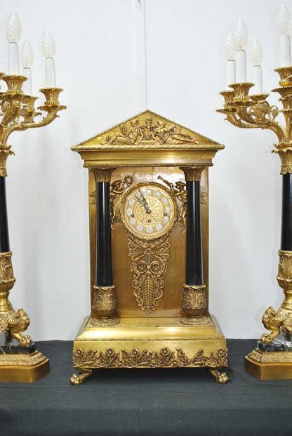 Reloj y candelabros bronce - Imagen 3