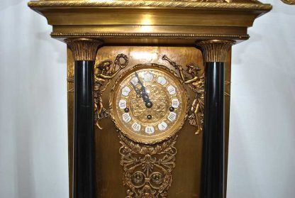 Reloj y candelabros bronce - Imagen 8