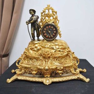 Reloj de mesa en bronce