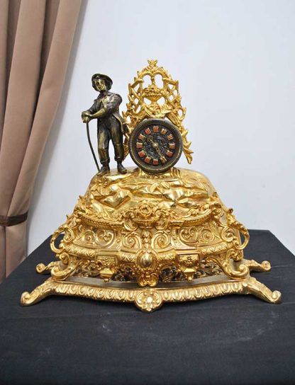 Reloj de mesa en bronce