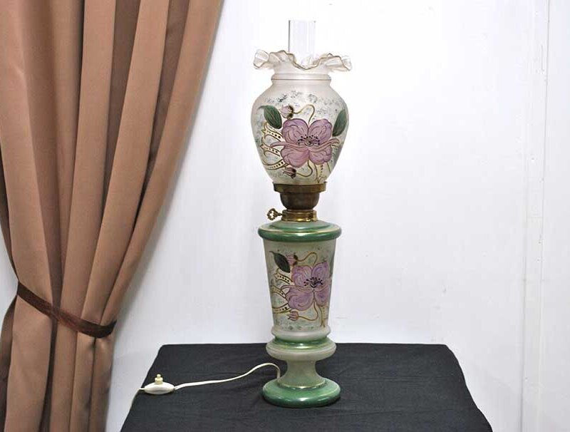 Lámpara quinqué opalina