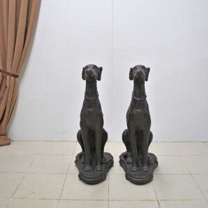 Pareja galgos de piedra