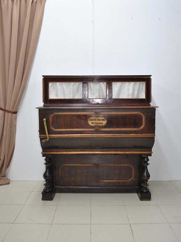 Organillo antiguo madera