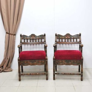 Pareja de sillones tallados