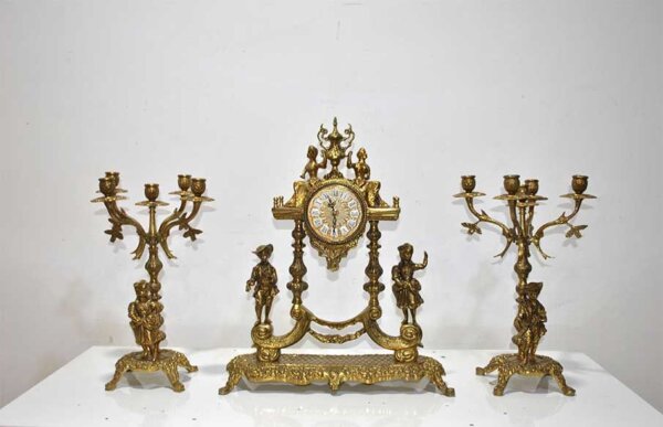 Reloj y candelabros bronce - Imagen 2