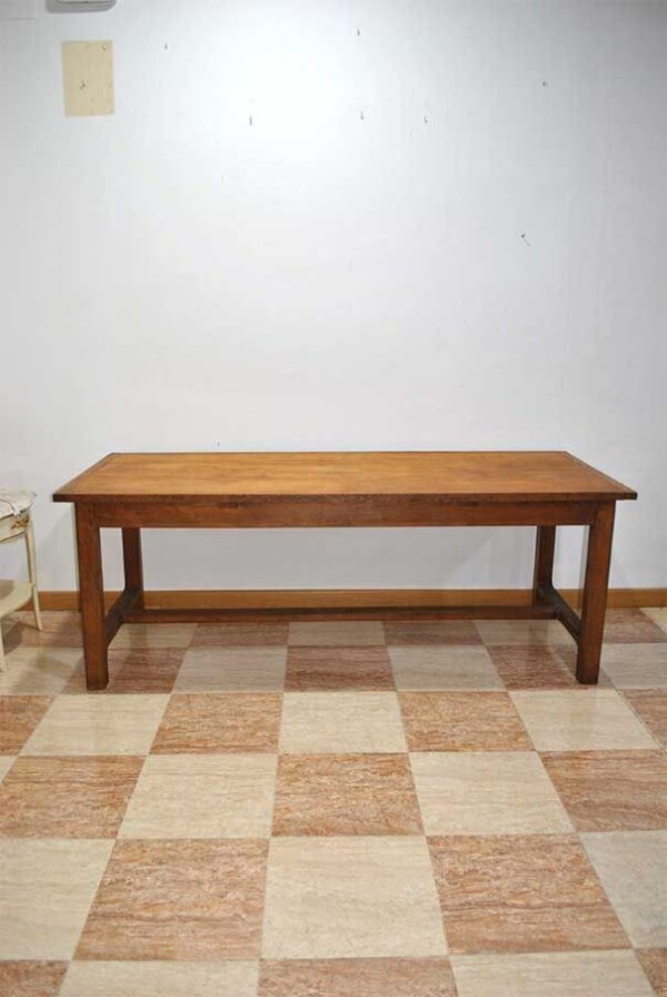 Mesa rústica de roble