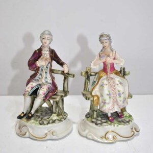 Figuras jóvenes porcelana
