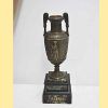 Copa de bronce y mármol