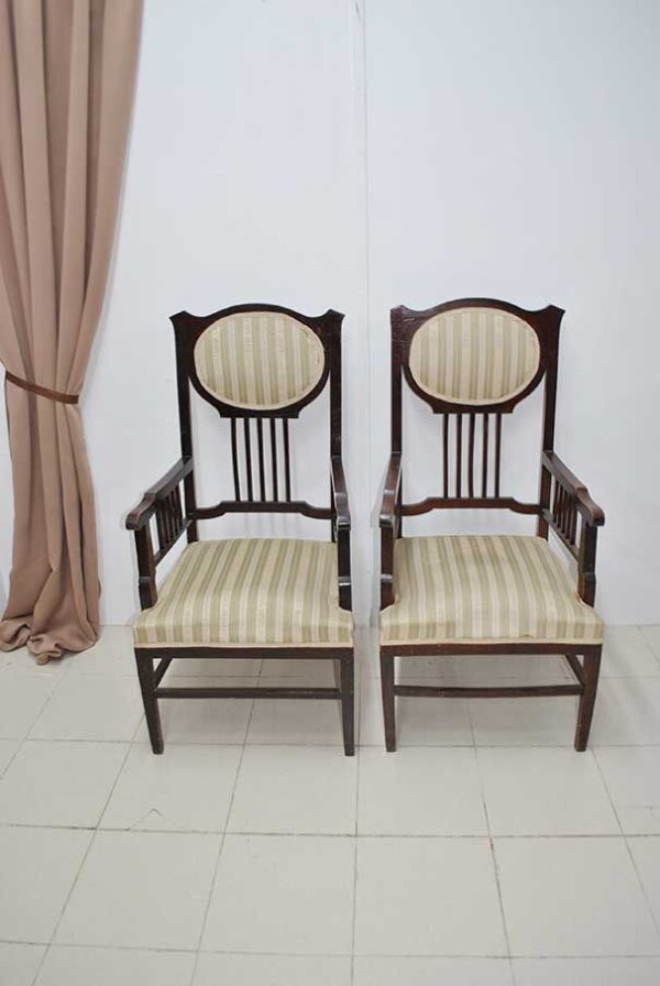 Pareja sillones modernistas