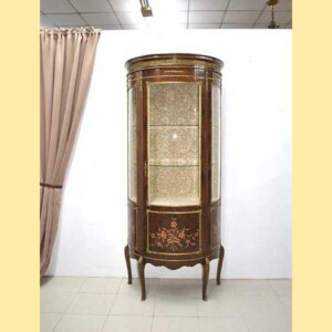 Vitrina con marquetería