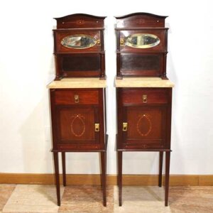 Pareja mesitas modernistas