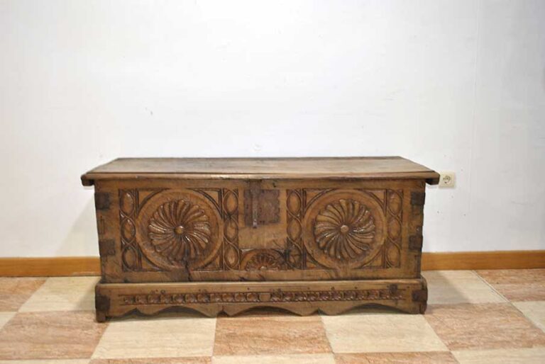 Baúl o arca de madera - Imagen 2