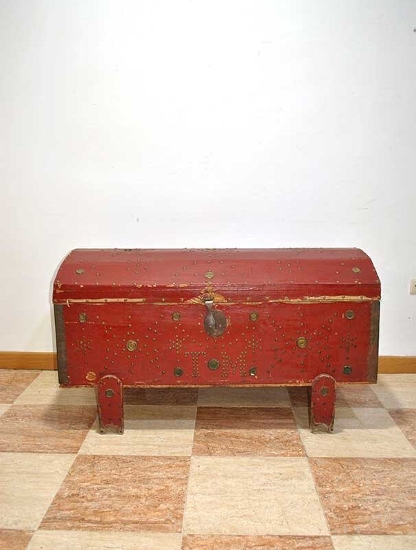 Arca baúl cuero rojo