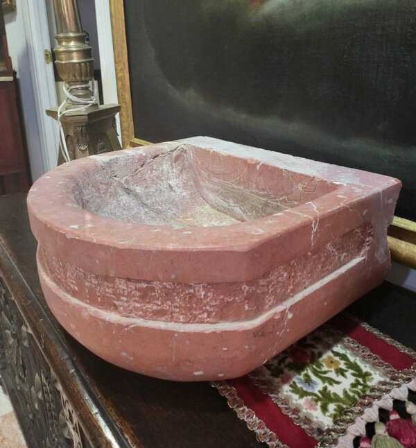 Pila o lavabo de mármol