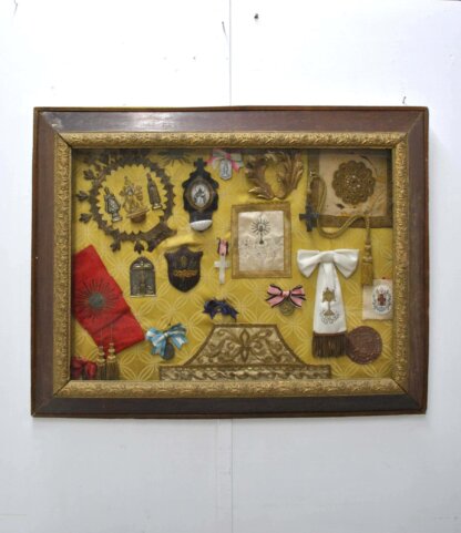 Colección benditeras y medallas