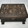 Caja o arca tallada - Imagen 2