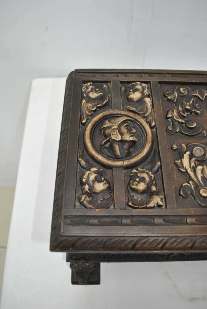 Caja o arca tallada - Imagen 3