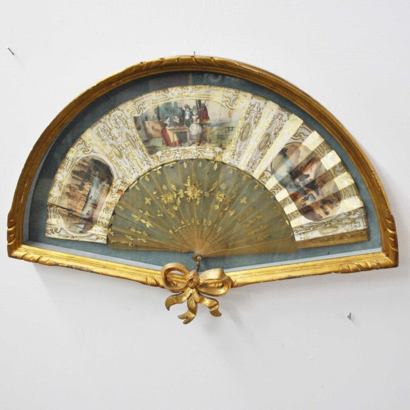 Abaniquera con abanico