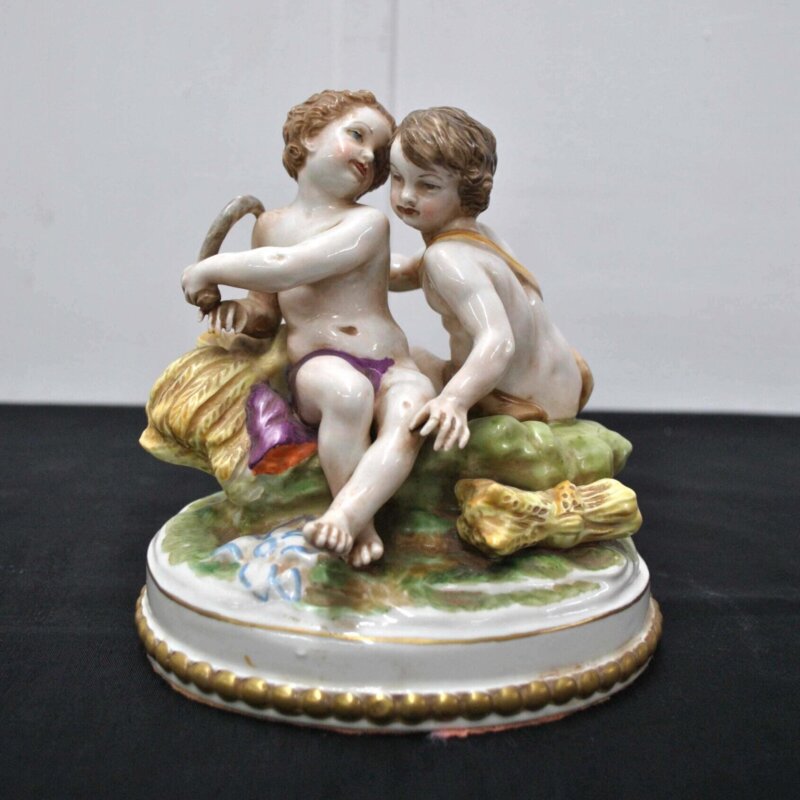 Figura niños porcelana