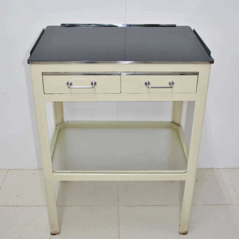 Mesa auxiliar médico o dentista