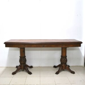 Consola o mesa libro