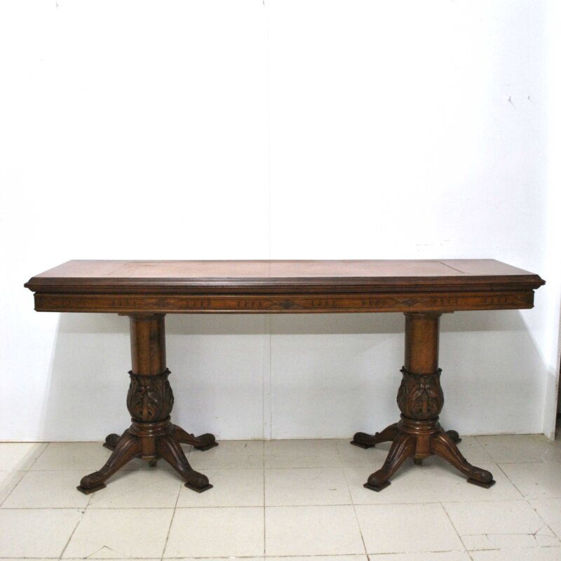 Consola o mesa libro