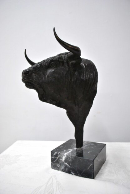 Escultura cabeza toro - Imagen 5
