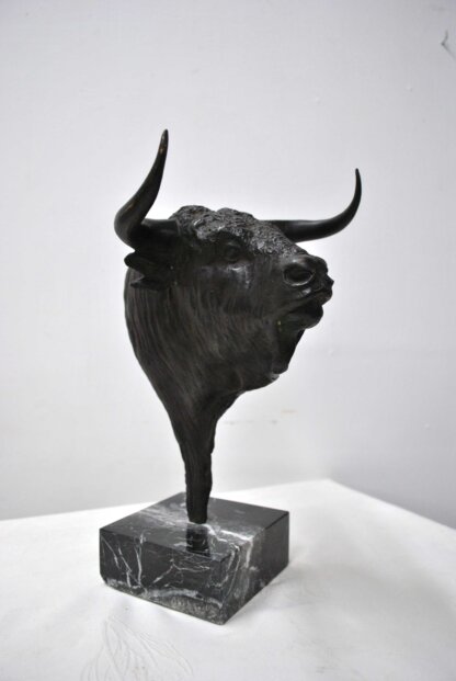 Escultura cabeza toro - Imagen 2