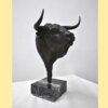 Escultura cabeza toro