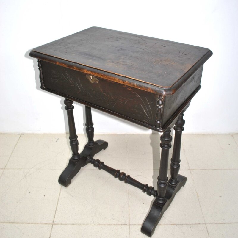 Mesa costurero antigua