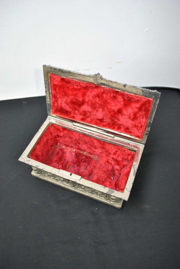 Caja o joyero renacentista - Imagen 7