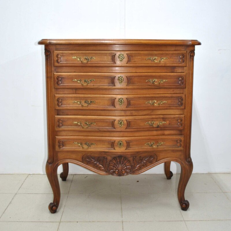 Cómoda tallada estilo Luis XV