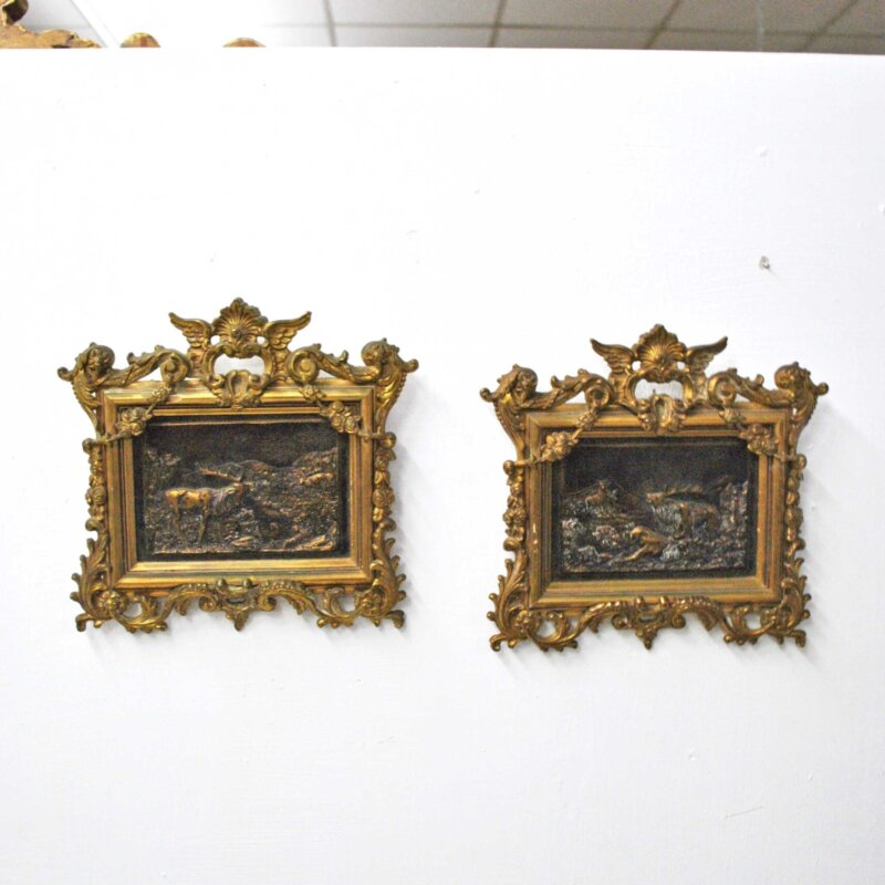 Cornucopias escenas bronce