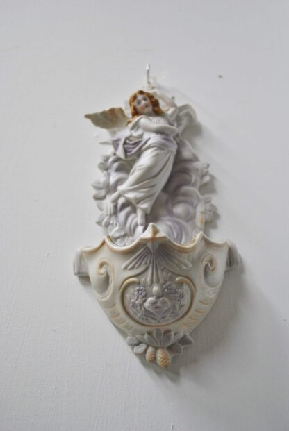 Benditera de Porcelana con Ángel y Cruz - Imagen 5