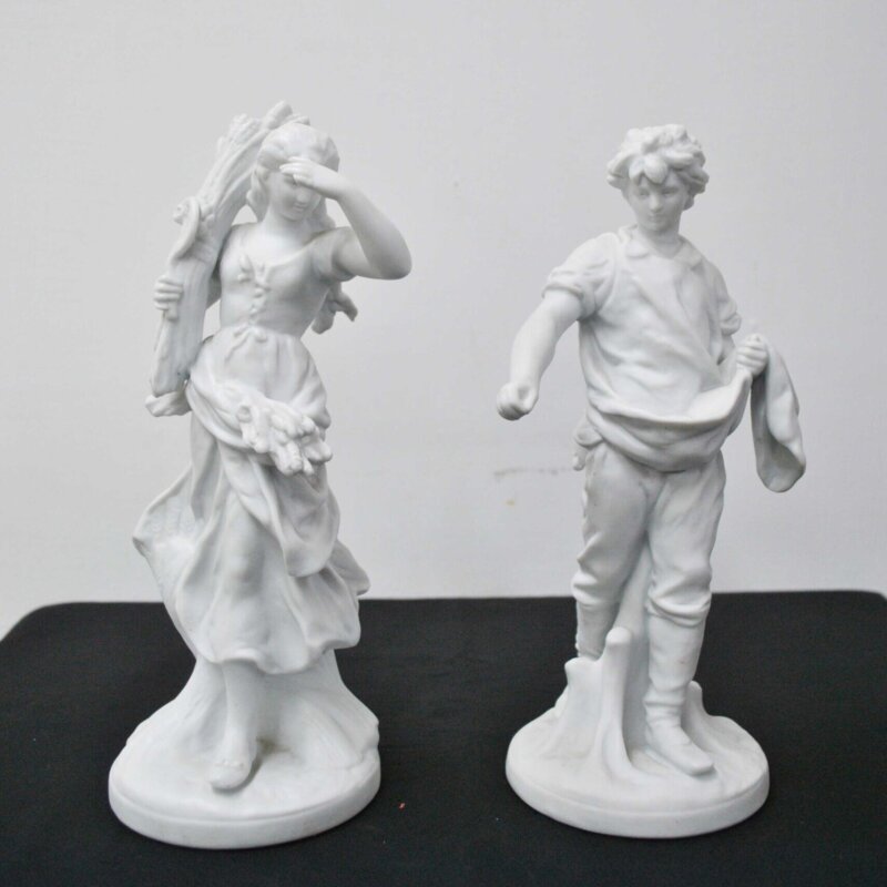 Pareja de figuras biscuit